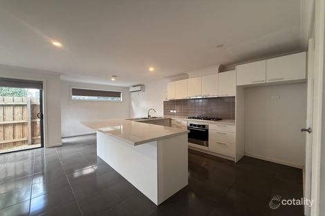 Property photo of 10 Mingay Close Truganina VIC 3029