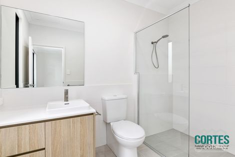 Property photo of 24 Turquoise Boulevard Treeby WA 6164