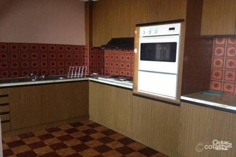 54 Stradbroke Dr, St Albans, VIC 3021