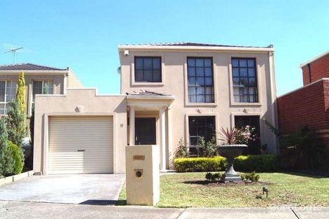 Property photo of 11 Island Place Mill Park VIC 3082
