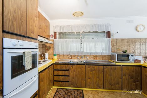 Property photo of 2 Halifax Close St Albans VIC 3021