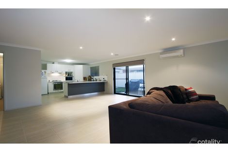 Property photo of 2/14-18 Darling Street Sale VIC 3850