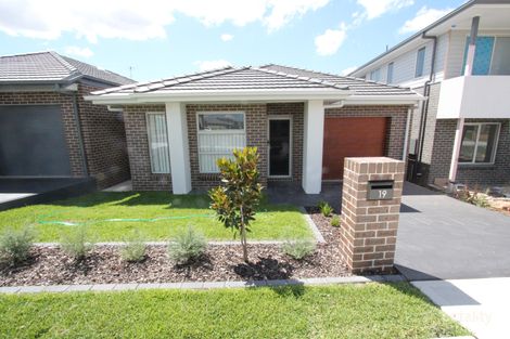 19 Zeppelin Rd, Edmondson Park, NSW 2174