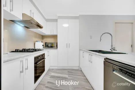 Property photo of 162 Paterson Drive Lynbrook VIC 3975