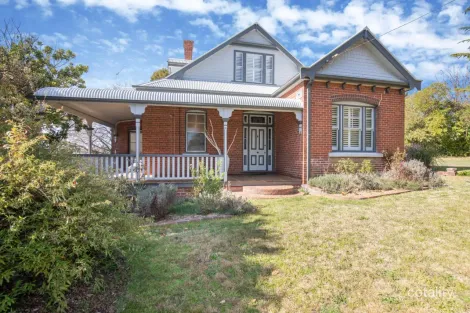 Property photo of 118 Bridge Street Uralla NSW 2358