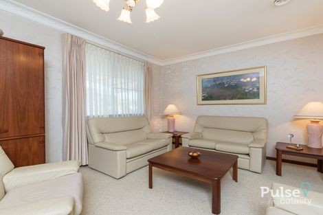 Property photo of 72 Central Road Rossmoyne WA 6148