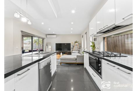 Property photo of 22 Mickleham Drive Cranbourne North VIC 3977