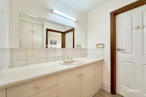 Property photo of 10 Peake Street Bordertown SA 5268