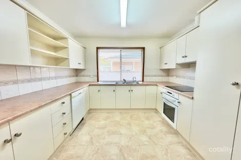 Property photo of 10 Peake Street Bordertown SA 5268