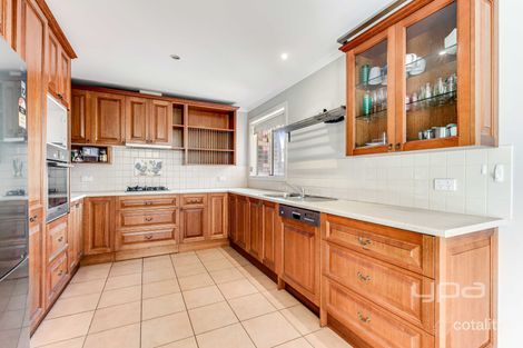Property photo of 4 Molineux Way Roxburgh Park VIC 3064