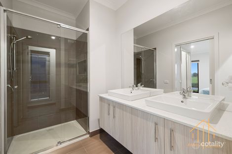 Property photo of 6 Solar Close Cranbourne East VIC 3977