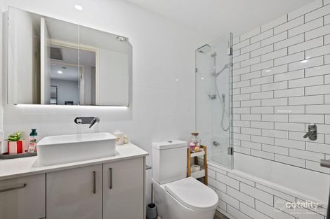 Property photo of 2/52 Brae Street Coorparoo QLD 4151