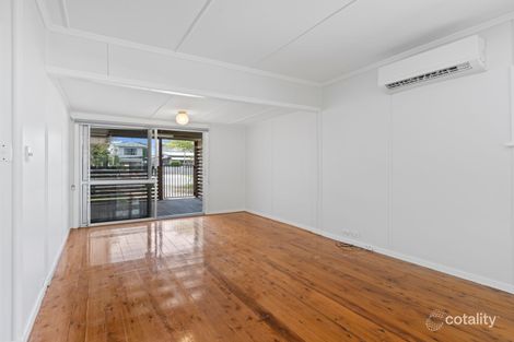 Property photo of 20 First Avenue Labrador QLD 4215