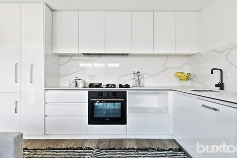 Property photo of 10/815 Centre Road Bentleigh East VIC 3165