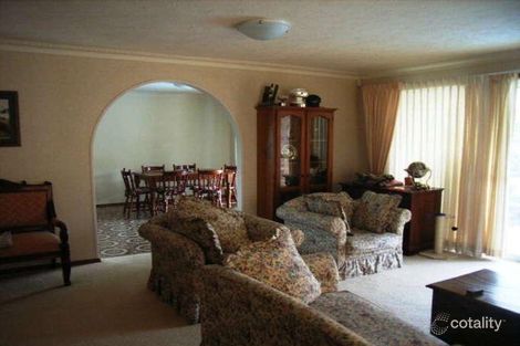 Property photo of 27 Village High Road Benowa QLD 4217