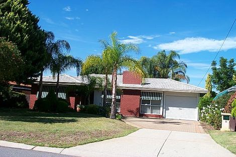 11 Helena Cres, Thornlie, WA 6108