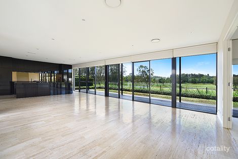 Property photo of 11 The Boulevarde Benowa QLD 4217