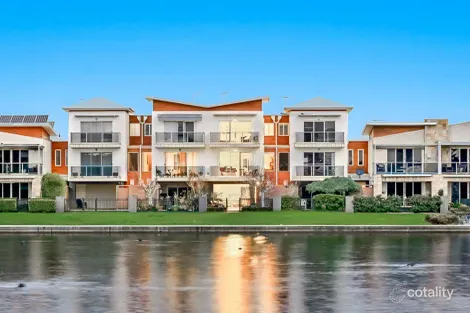 8/16-20 Cormorant Pde, Pakenham, VIC 3810