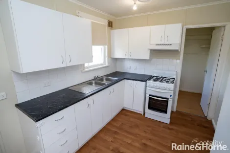 Property photo of 3 Timor Place Ashmont NSW 2650