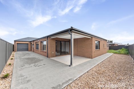 Property photo of 14 Stevenage Drive Strathtulloh VIC 3338