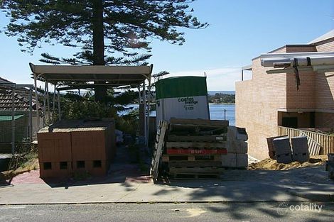 142 River Way, Salter Point, WA 6152