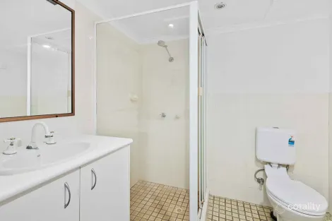 Property photo of 4/22 Second Avenue Broadbeach QLD 4218