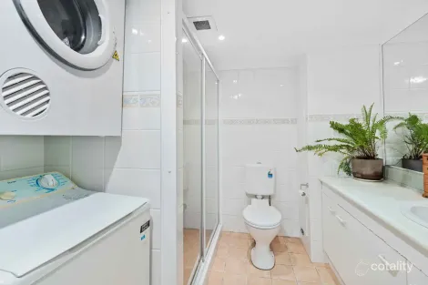 Property photo of 4/22 Second Avenue Broadbeach QLD 4218