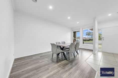 Property photo of 19 Limpopa Square Roxburgh Park VIC 3064