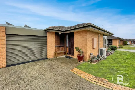 Property photo of 2/1044 Howitt Street Wendouree VIC 3355