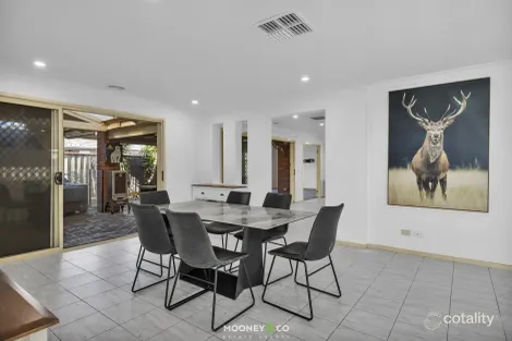 Property photo of 16 Dryandra Place Cranbourne VIC 3977