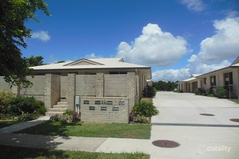 1/12 Second Ave, Beachmere, QLD 4510