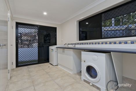 Property photo of 8 Meranti Crescent Albany Creek QLD 4035
