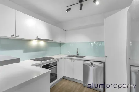 Property photo of 15/7 Landsborough Terrace Toowong QLD 4066