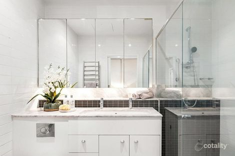 Property photo of 35/89 Lambert Street Kangaroo Point QLD 4169