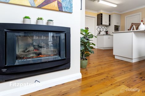 Property photo of 2 Headley Place Kooringal NSW 2650