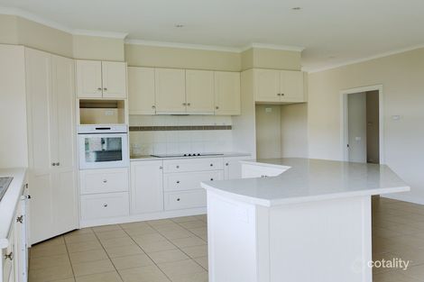 Property photo of 8 Cambridge Drive Mansfield VIC 3722