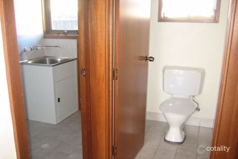 Property photo of 34 Hall Crescent Loxton SA 5333