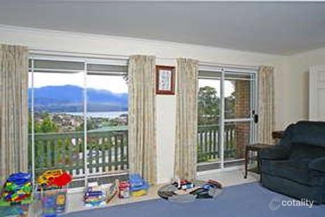 Property photo of 26 Katrina Court Lindisfarne TAS 7015