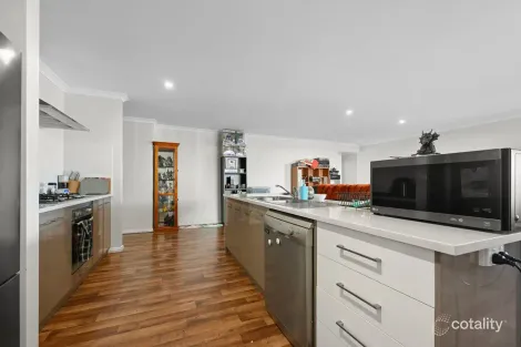 Property photo of 36 Lugger Outlook Glenfield WA 6532
