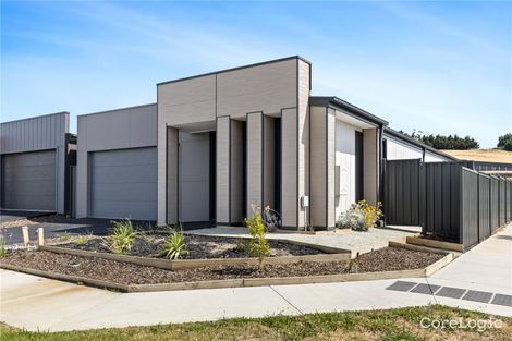 Property photo of 23 Timberline Parkway Pakenham VIC 3810