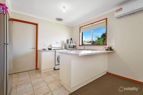 Property photo of 10 Claire Close Pakenham VIC 3810