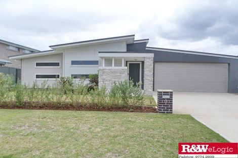 Property photo of 11 Warraburra Way Voyager Point NSW 2172