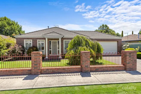 Property photo of 8 Webbcona Parade Wendouree VIC 3355