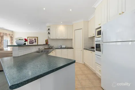 Property photo of 8 Webbcona Parade Wendouree VIC 3355