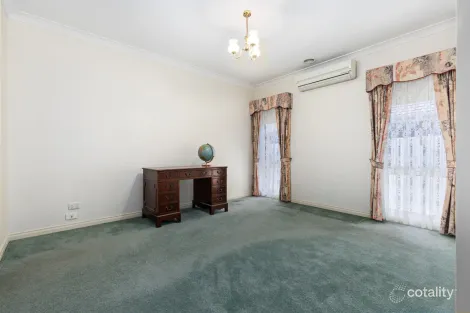 Property photo of 8 Webbcona Parade Wendouree VIC 3355