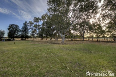 Property photo of 2 Warren Road Bullsbrook WA 6084