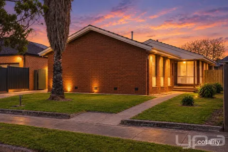 Property photo of 8 Pearson Crescent Coolaroo VIC 3048