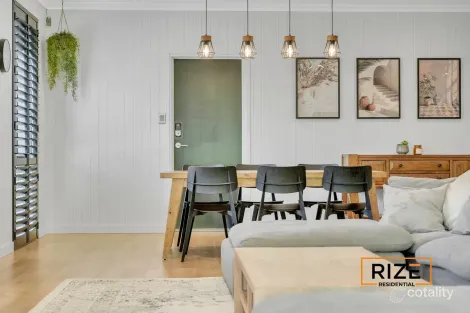 Property photo of 6 Paris Gardens Hocking WA 6065