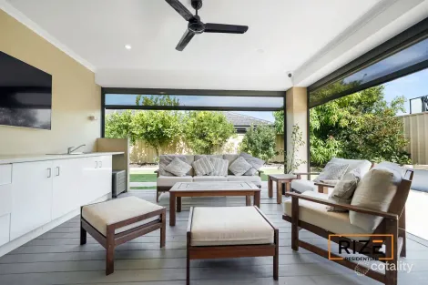 Property photo of 6 Paris Gardens Hocking WA 6065