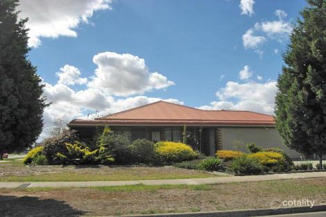 10 Hanslow Way, Taylors Lakes, VIC 3038
